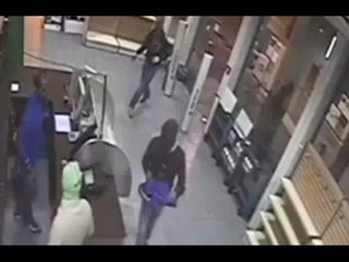 Foggia - Rapinavano Autogrill, la Polizia arresta tre rumeni (15.09.15)