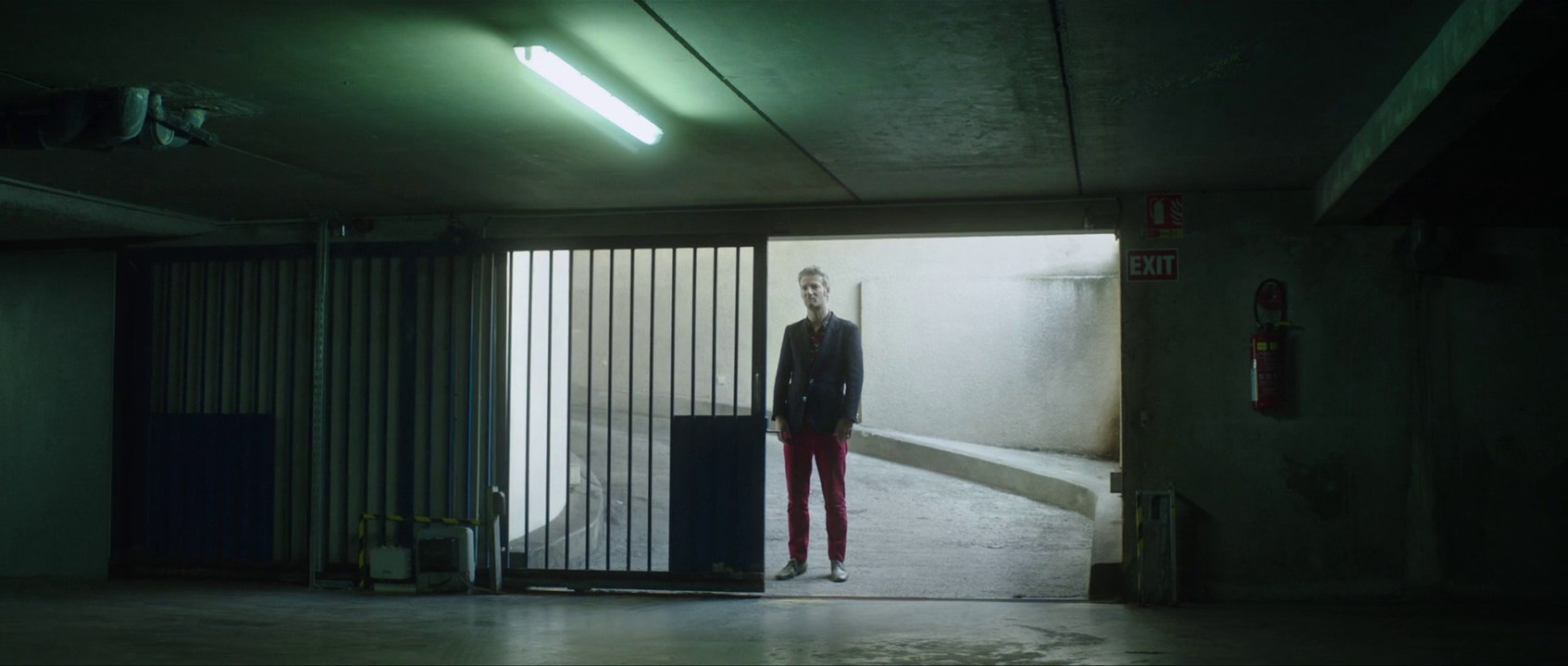 Bertrand Belin - Je parle en fou [Clip officiel]