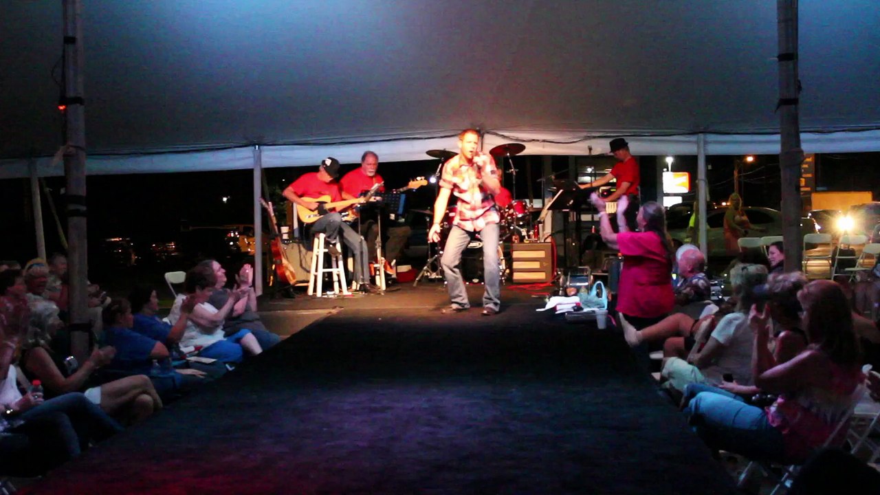 Brooke Wright & the Katz perform 'Hurt' Elvis Week 2015