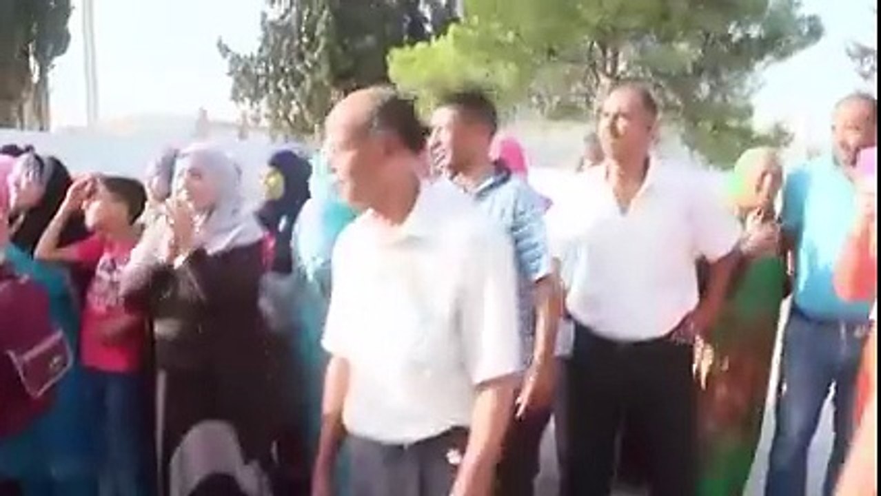 شوفو الاولياء كيفاش استقبلوا ناجي جلول وحبيب الصيد في مدرسة ازورة بمرناق إلي سكرها الوزير