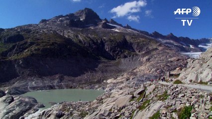 En Suisse, des couvertures pour empêcher la fonte d’un glacier