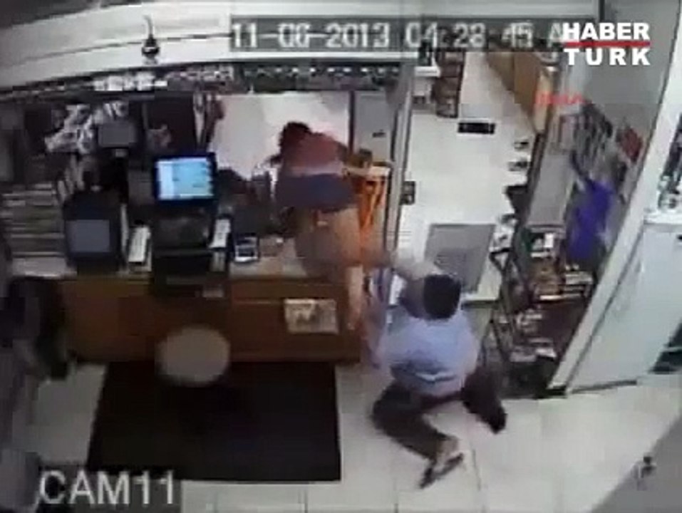 Görevli kadn hrsz elinden böyle kaçrd