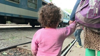 Last refugees cross to Hungary before closure