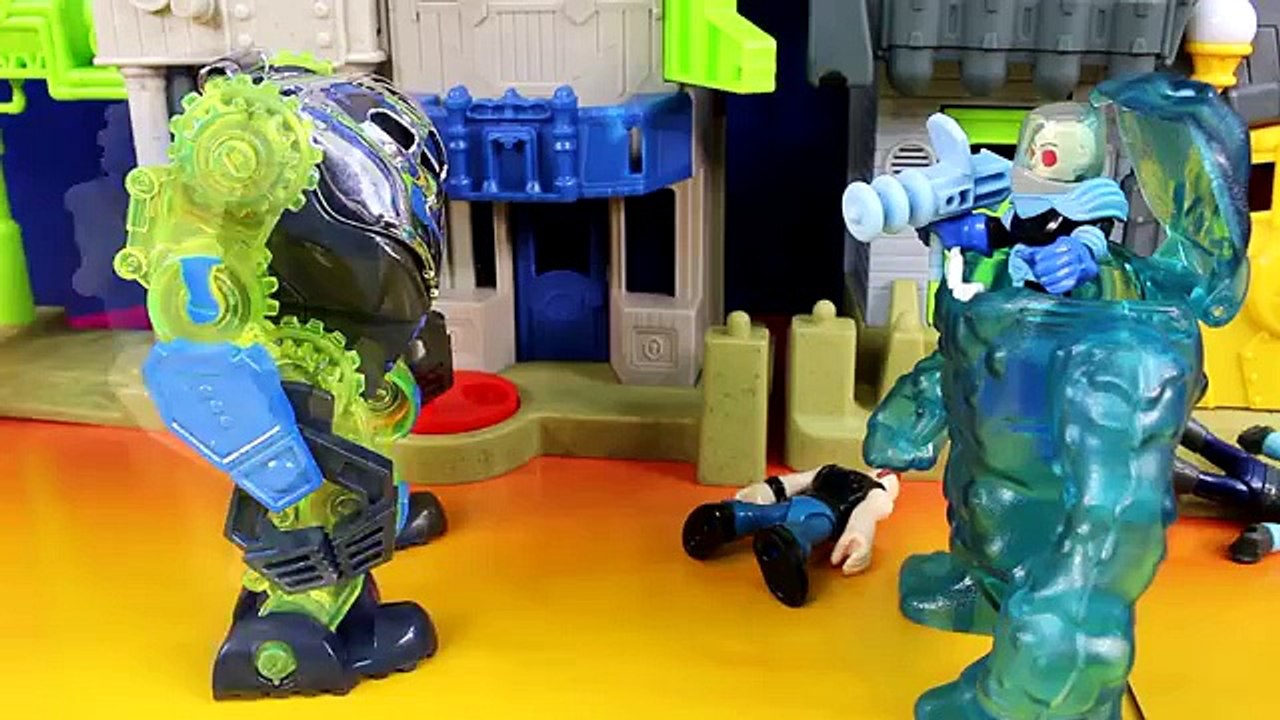 Imaginext Mr. Freeze  Clayface Battle Gotham City Police Batman Superman Cyborg Robin Robot
