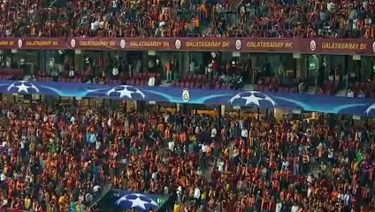 Galatasaray vs Atletico Madrid  Müthiş Kareografi ile Türk Bayrağı - Galatasaray fans choreography