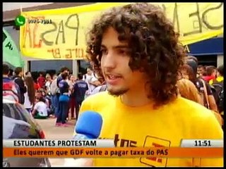 ESTUDANTES PROTESTAM