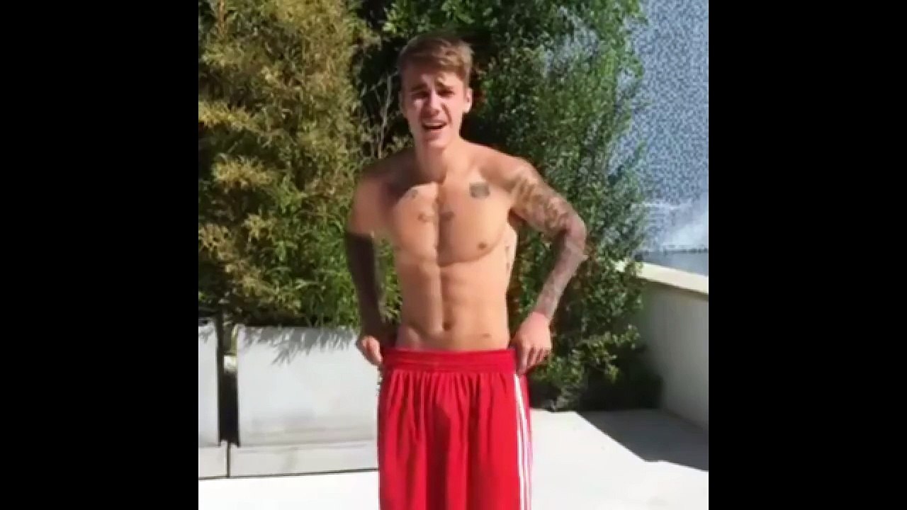 Justin Bieber Ice Bucket Challenge!! (Challenge's Barack Obama, Ellen, Chris D'Elia & His Beliebers)