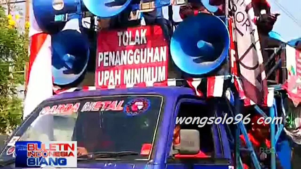 Laporan-LIVE-Buruh-Kepung-Istana-Negara---Dem