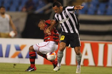 Botafogo tropeça no Oeste em casa, mas segue líder da Série B