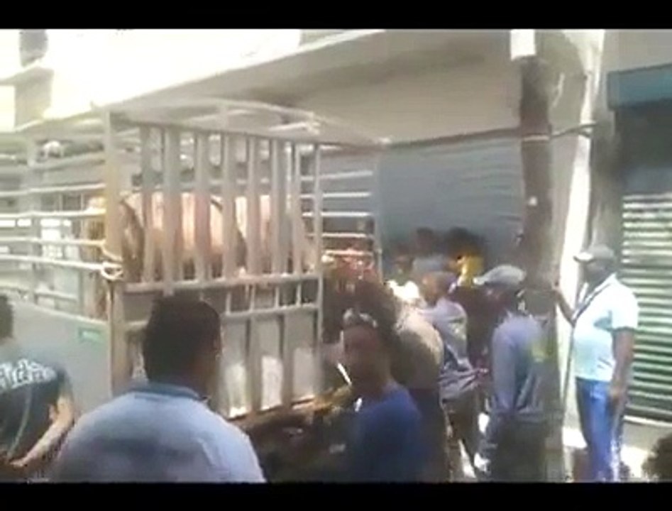 Agar Aisa Bachra apne Yahan Unload Kartay to easily hujata