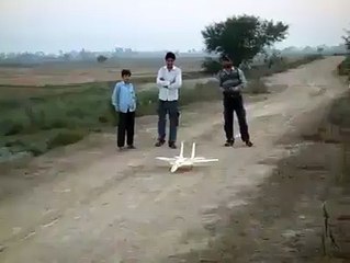Pakistani Boy Make a Plane Great Telanted