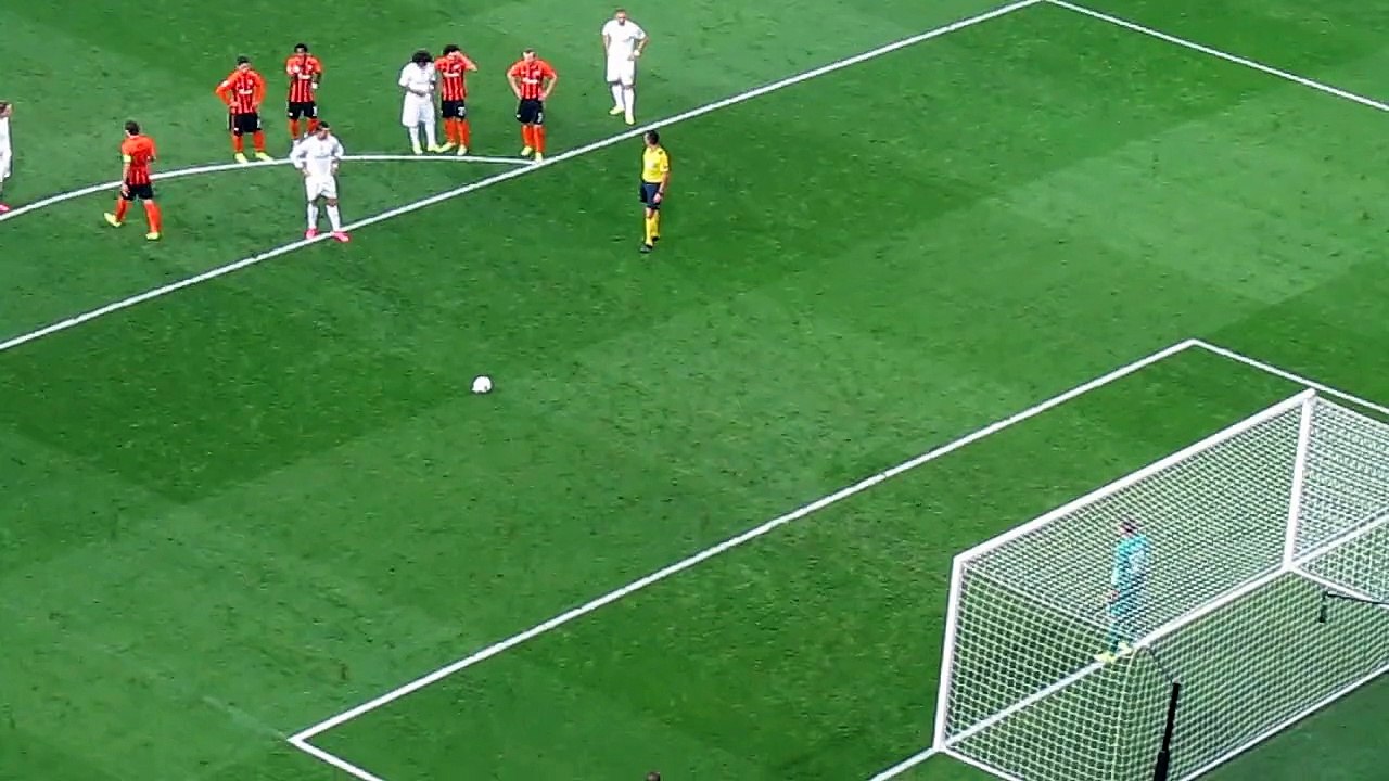 Cristiano Ronaldo - first penalty goal (Real Madrid - Shakhtar Donetsk) Champions League controversy