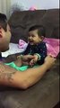 فيديو طفلة برازيلية تخدع والدها، الذي يحاول تقليم أظافرها، وتوهمه أنه يؤلمها، قبل أن تضحك بطريقة هستيرية