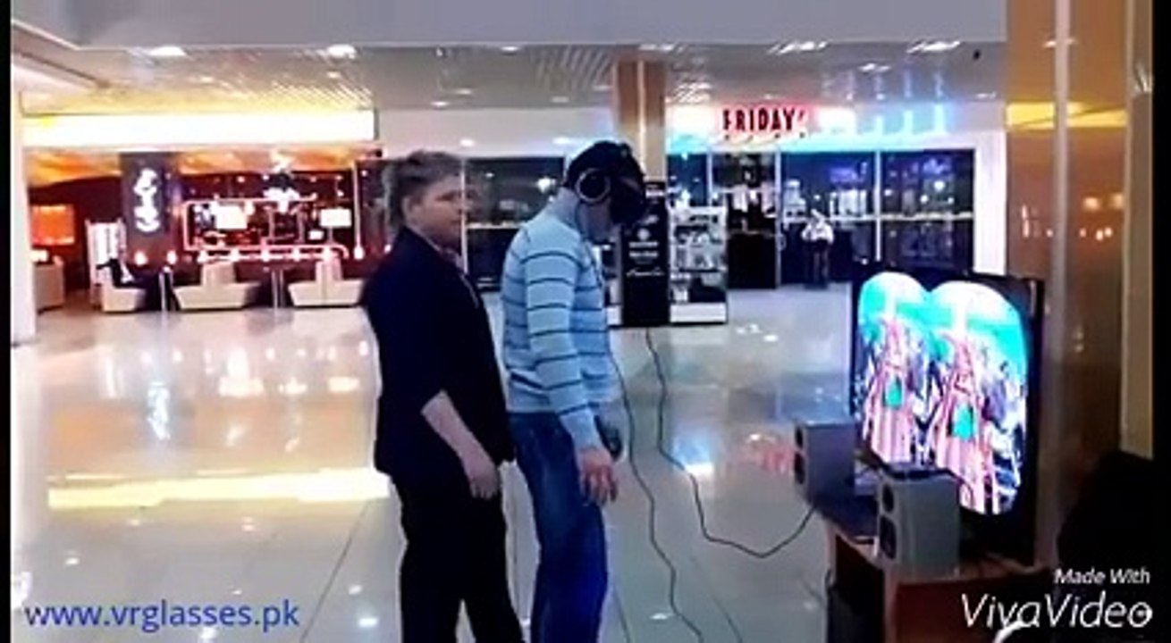 Man's reaction to virtual reality rollercoaster prank funny