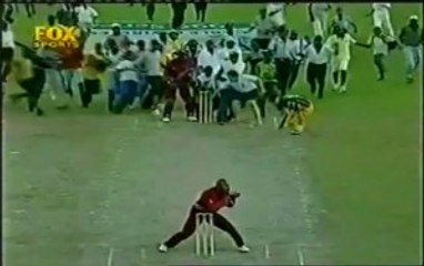 Top 15 Funniest Moments in Cricket History updated 2015