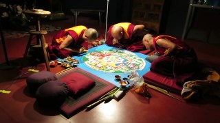 Création d'un mandala  moines monastère en Inde (Khangtsène de Ngari) - Tibet Museum Gruyères Suisse