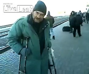 Russian bum performs Sex bomb