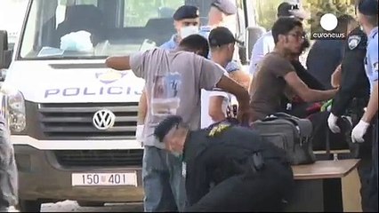 Первая группа беженцев, отвергнутая Венгрией, прибыла в Хорватию