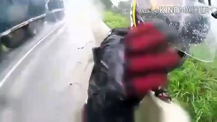 Couple de motards chute