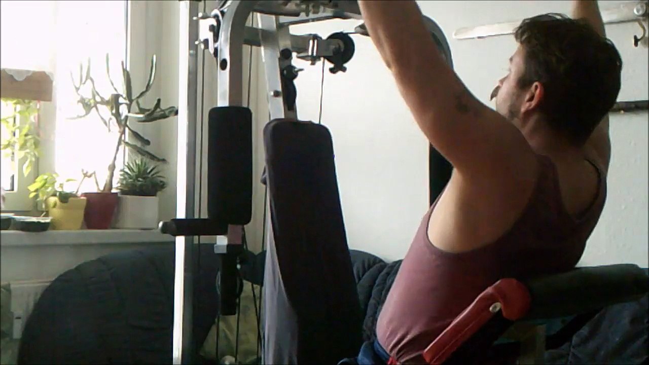 Sportübungen, kein richtiges Training nur Beispiele, mit einfachen Geräten zu Hause