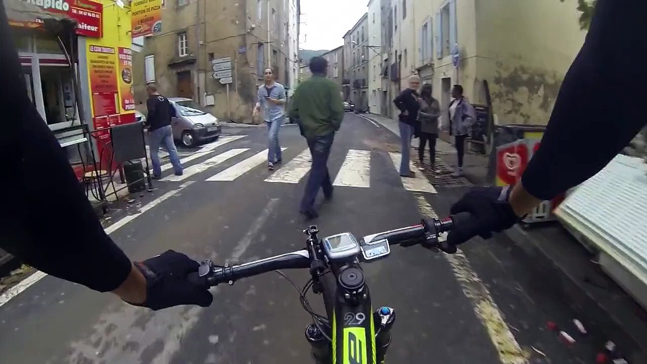 Un champion de VTT filme les ravages causés par les inondations (Lodève)
