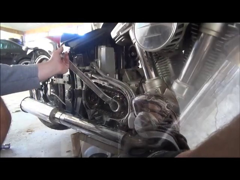 Riemenscheibe (Pulley) und zughörige Welle ausbauen