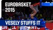 Satoransky Finds Vesely for the Alley-Oop Slam! - EuroBasket 2015
