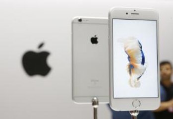 iPhone 6S Versus Samsung Galaxy S6, Sony Xperia Z5: How Do The Top Android Phones Stack Up?