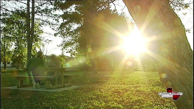 Complément d'enquête. Mille euros pour cacher un clandestin dans son coffre au départ de Calais