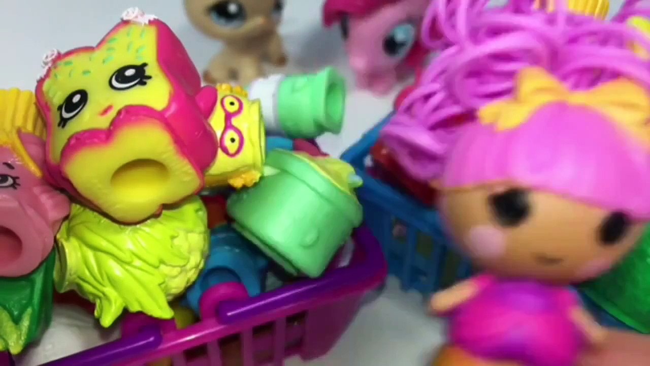 Shopkins Small Mart Challenge Part 2 LPS vs MLP Fashems Frozen Chocolate Egg Hello Kitty L