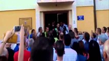 Sherr në radhën gjatë para zyrave të QKR-së në Tiranë