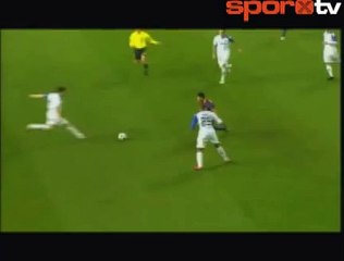 Victor Valdes böyle topa çıkılır mı hiç! Bu ne sertlik!