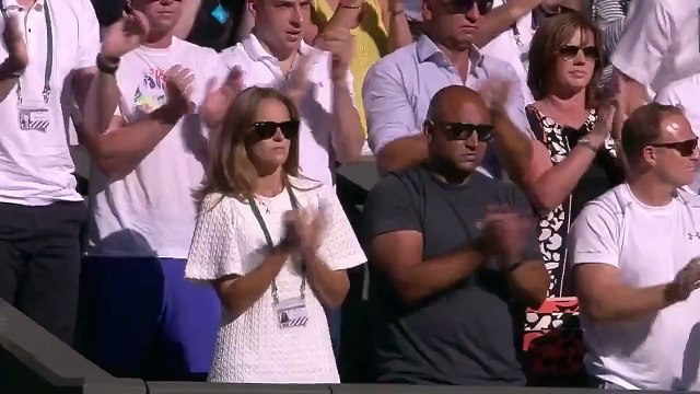 Andy Murray thanks Centre Court crowd after opening round win