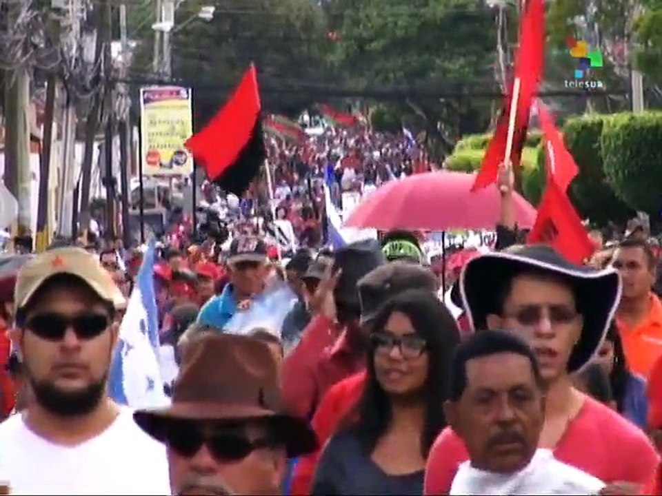Honguran Protesters Demand President’s Resignation
