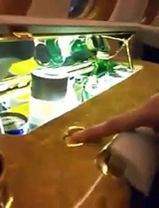 Waqar Zaka Trying To Flirt With Emirates Air Hostess Watch Her Reply to Waqar Zaka