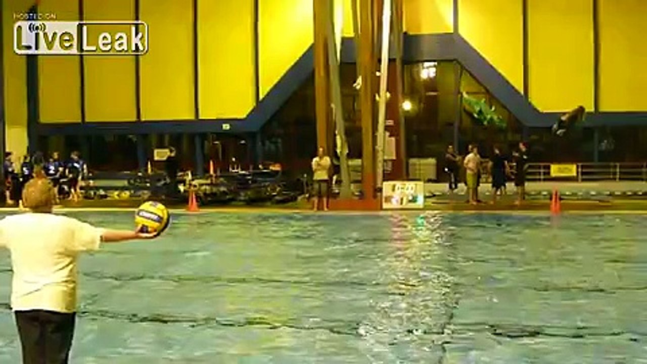 Canoe Polo Scores Early KO