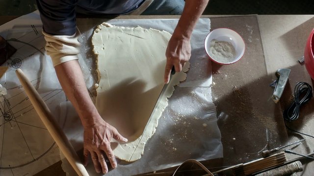 Fabriquer une guitare à partir d'une tortilla géante!