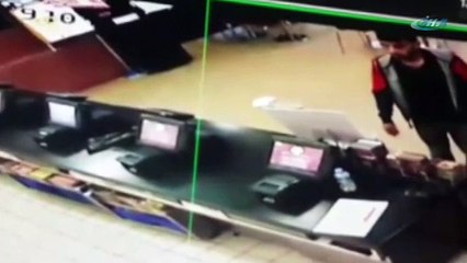 Restorandaki cep telefonu hırsızlığ kamerada