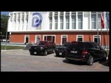 Tiranë, Donald Lu në selinë PD takim me Bashën - Ora News- Lajmi i fundit