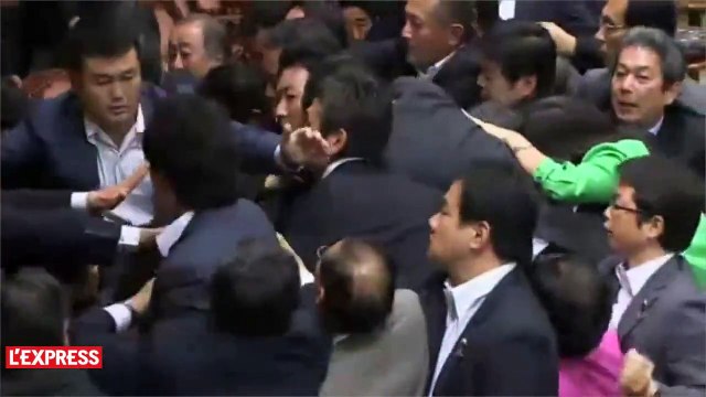 Une bagarre éclate au Parlement japonais