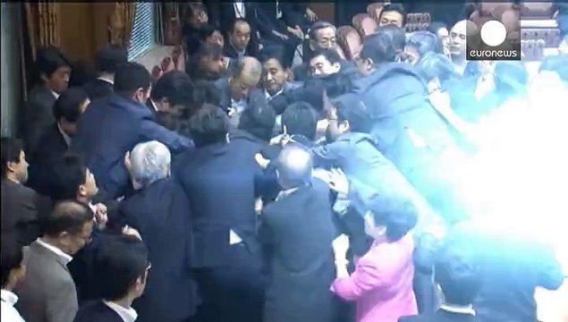 Япония: спецкомитет парламента поддержал расширение полномочий сил самообороны