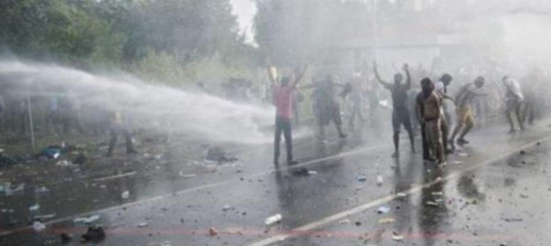 Mülteciler ile Macar polisi çatıştı, kadın ve çocuklar baygınlık geçirdi