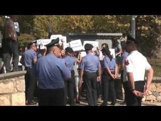 Protesta për ligjin, studentët  vezë kokës sekretarit të MAS