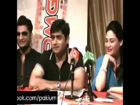 Ibrar ul Haq making fun of Bilawal Bhutto in press conference by singing song aaj bhi billo zinda hai