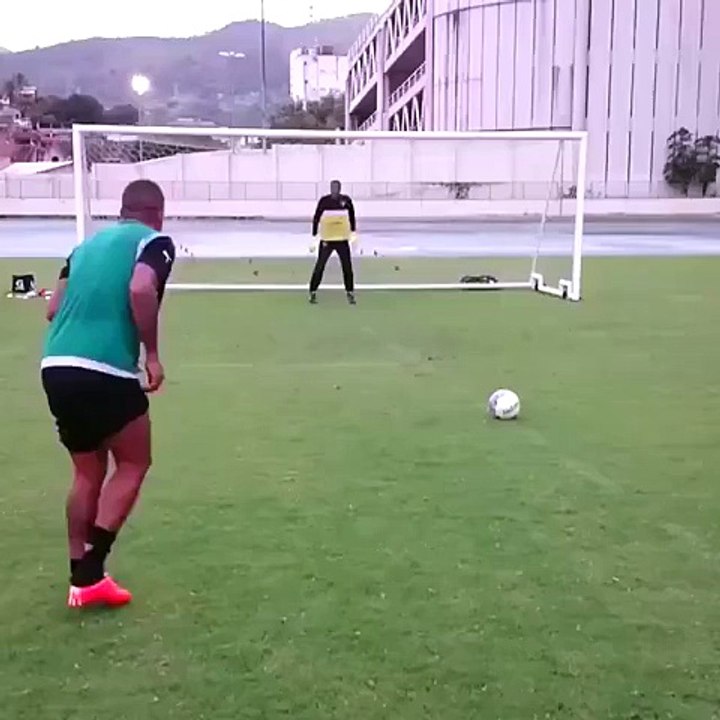 REAL footh bal kick