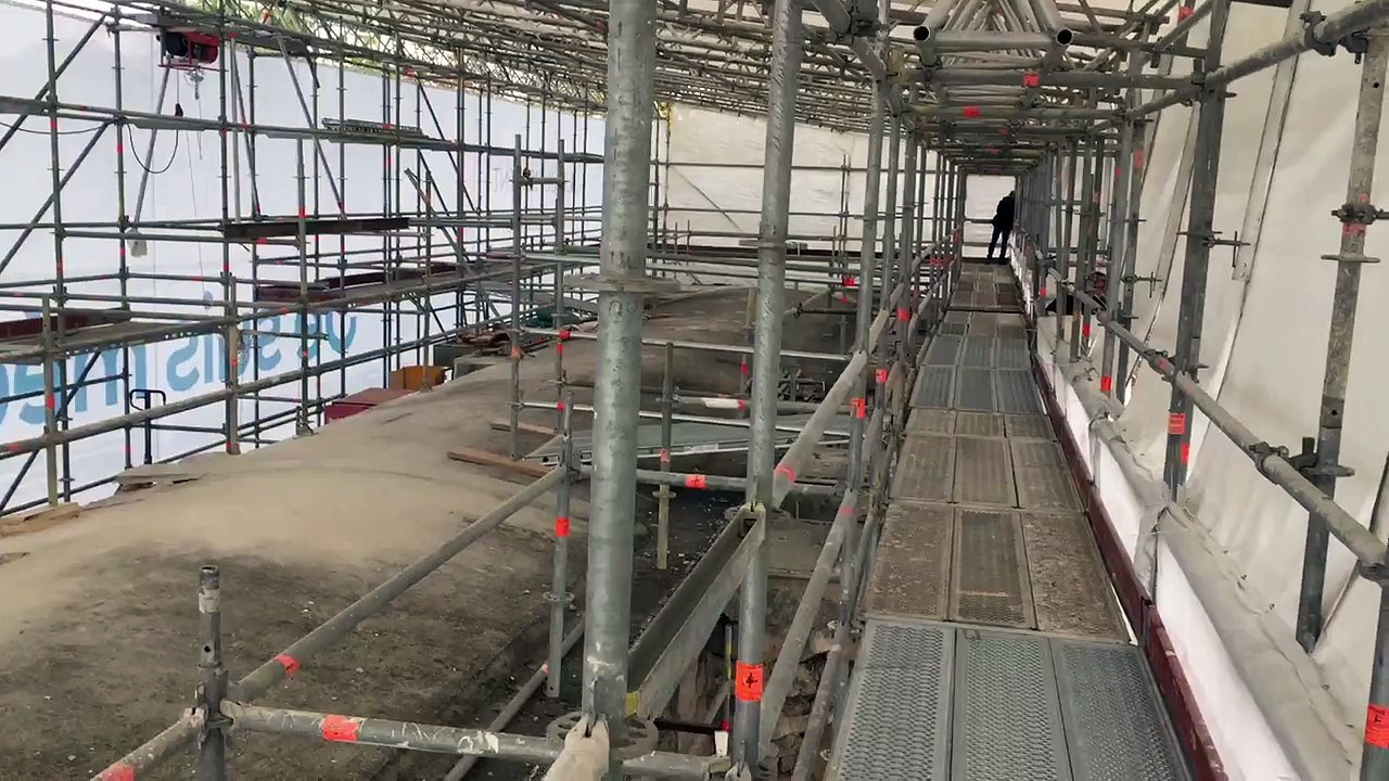 Sur le toit de la porte Mars à Reims