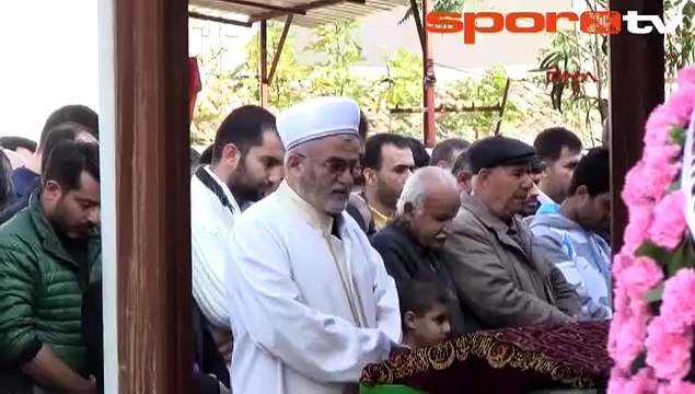 Selçuk ve İsmail çelenk yolladı!