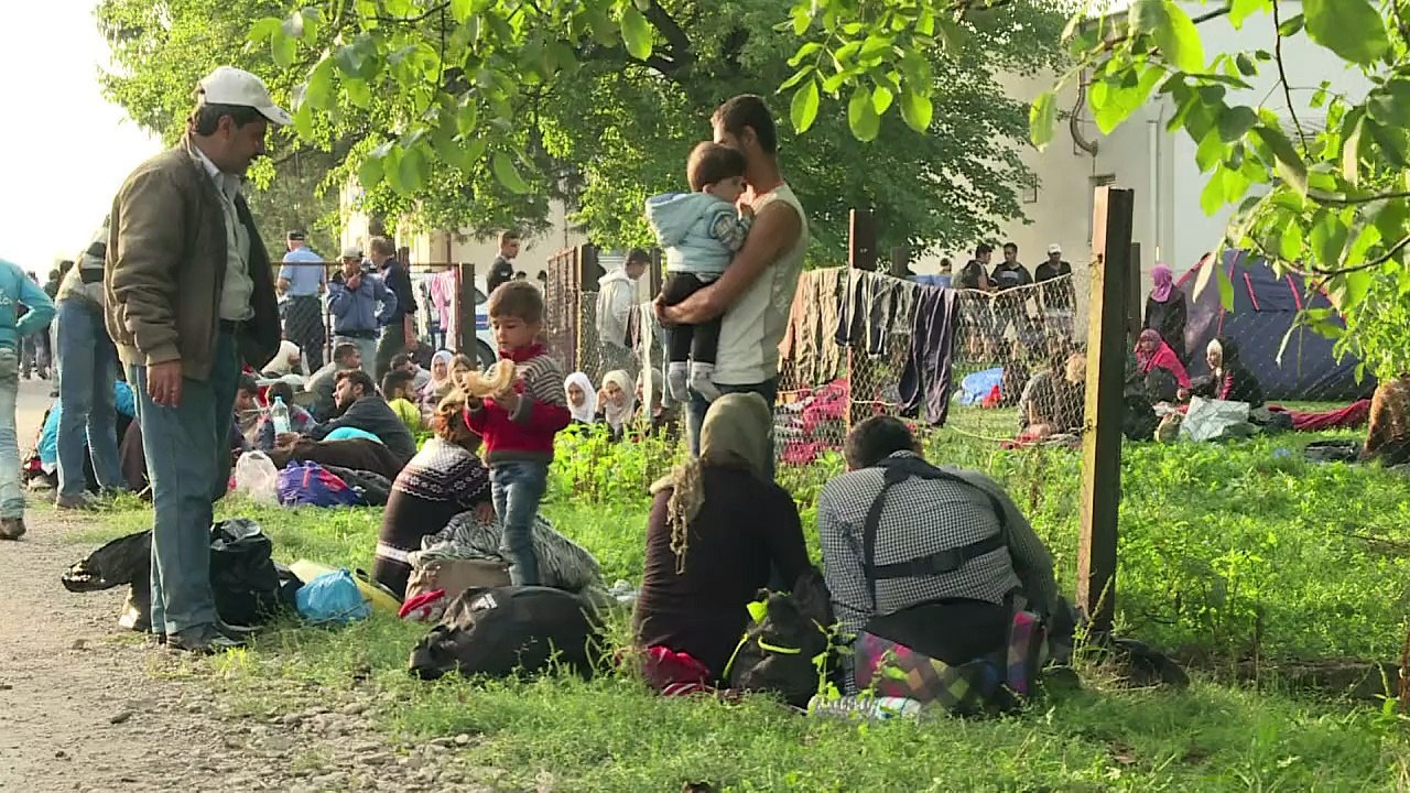 Les migrants arrivent par milliers en Croatie