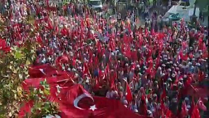 2 km’lik bayrakla ’’Teröre hayır, kardeşliğe evet’’