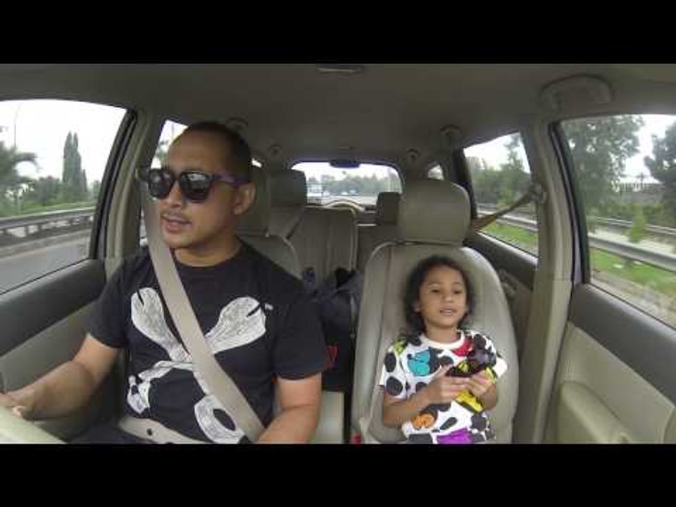 Isla & Abi : Carly Rae Jepsen - Good Time (car sing-a-long)